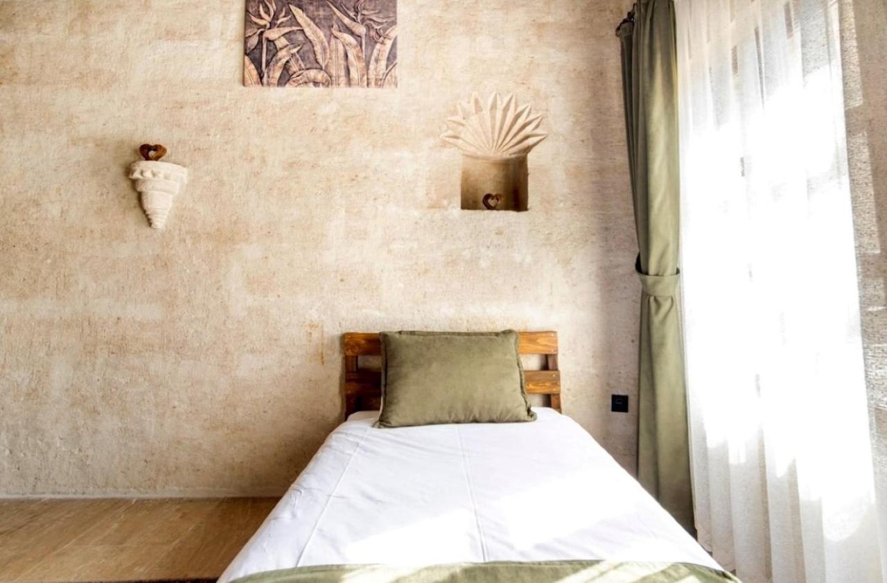 אורגופ Uzay Cave Suite Hotel מראה חיצוני תמונה