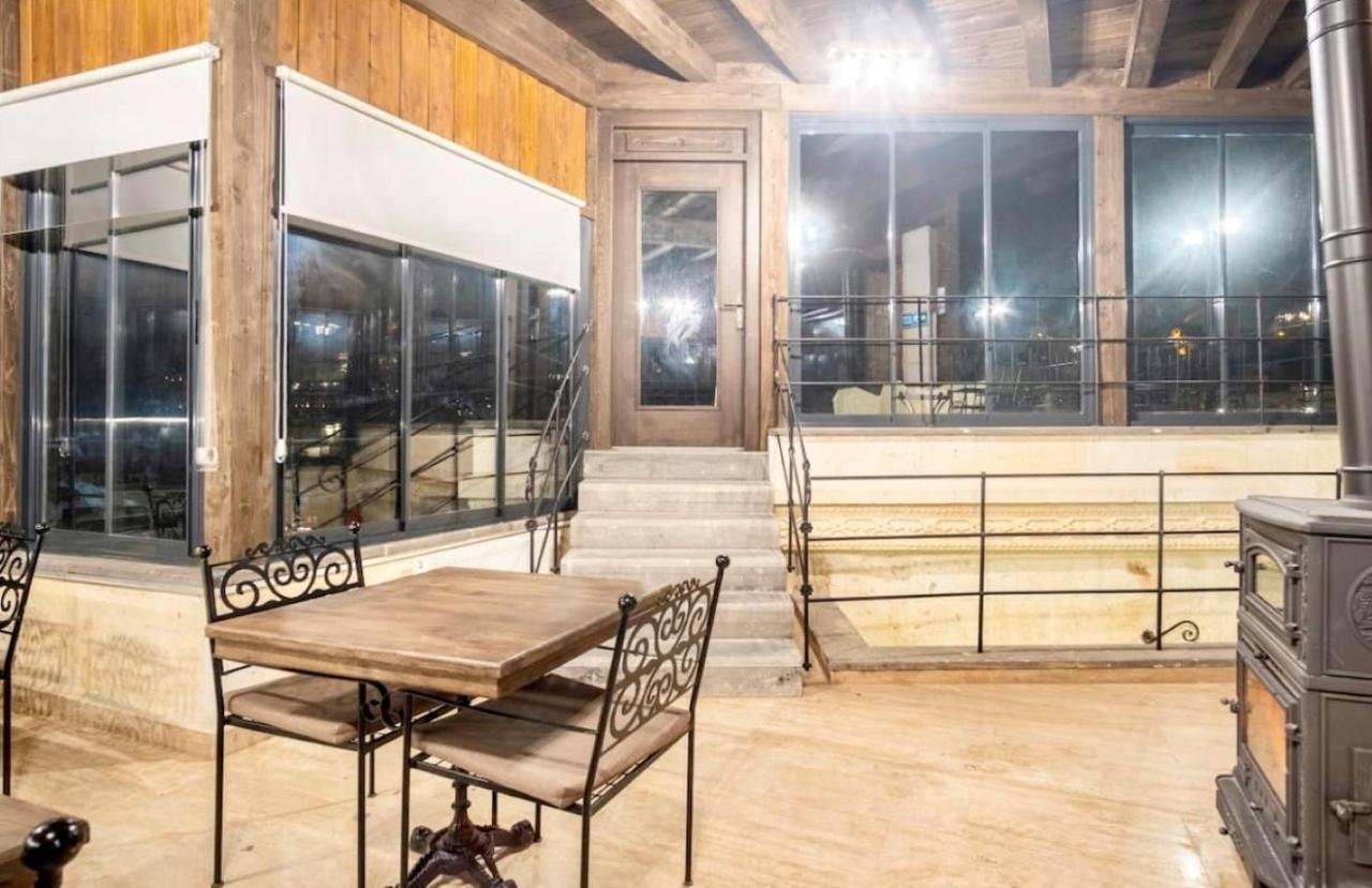 אורגופ Uzay Cave Suite Hotel מראה חיצוני תמונה